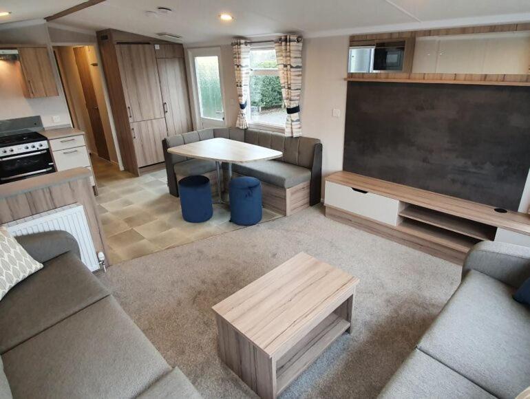 Caravan On Fantastic Site ดันบาร์ ภายนอก รูปภาพ